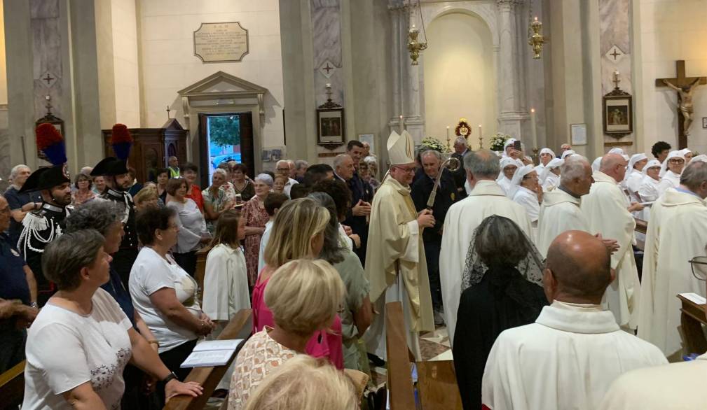 Riese, 21 agosto 2023: processione d’ingresso, con il vescovo Giuliano Brugnotto
