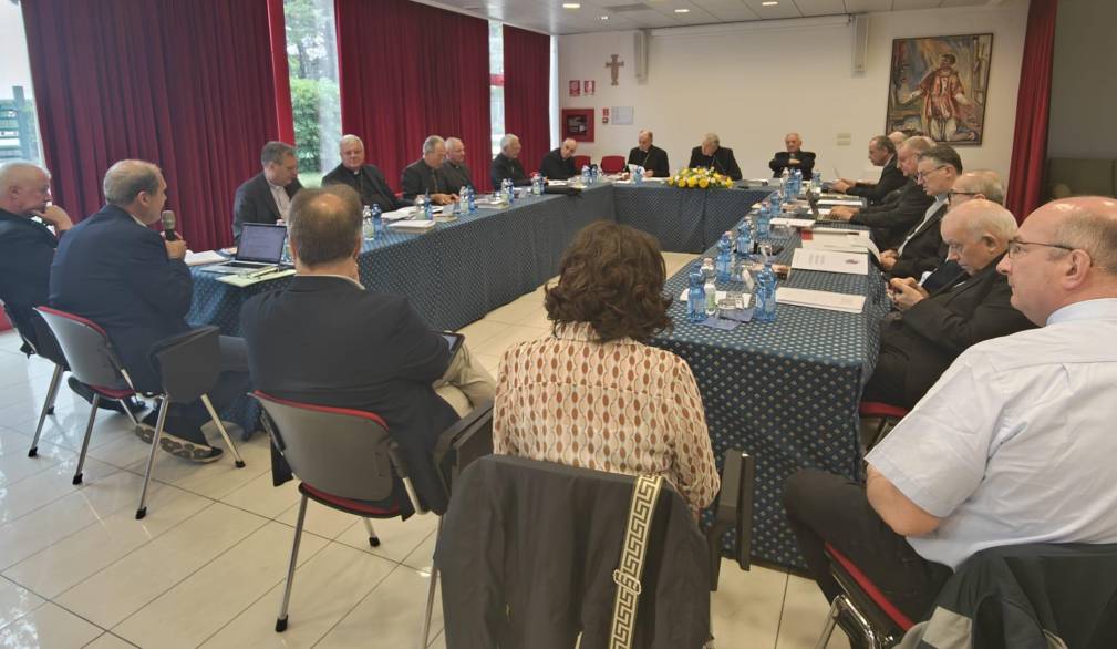 Vescovi Nordest sul “fine vita”: “Non diritto a morire, ma a essere sempre curati e mai lasciati soli”