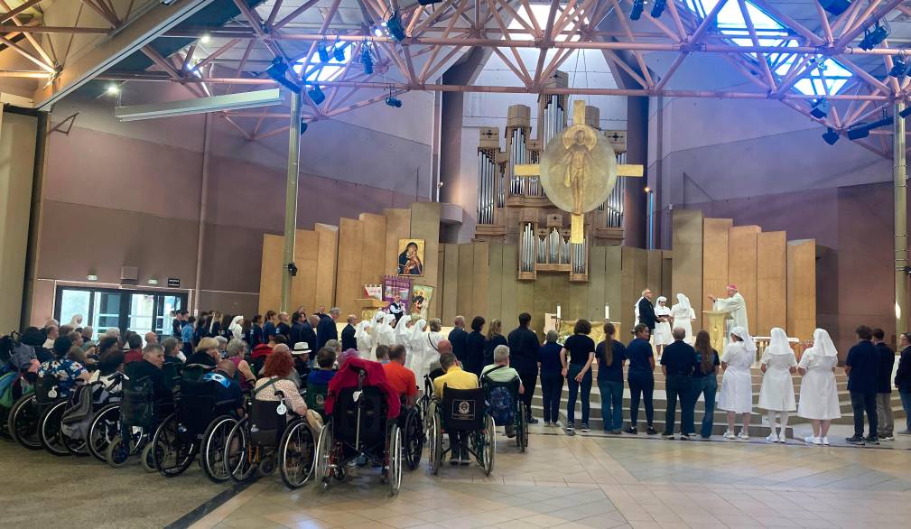 Tre “giovani” testimonianze da Lourdes, dove si vive la gioia di servire