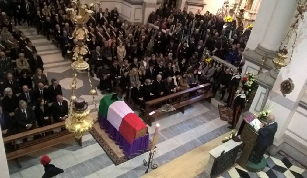 Tina Anselmi, funerale a Castelfranco. Mons. Gardin: esempio di carità politica, una "madre della patria"