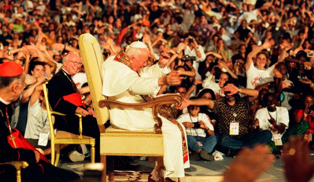Papa Giovanni Paolo II con i giovani, a Tor Vergata, il 19 agosto 2000