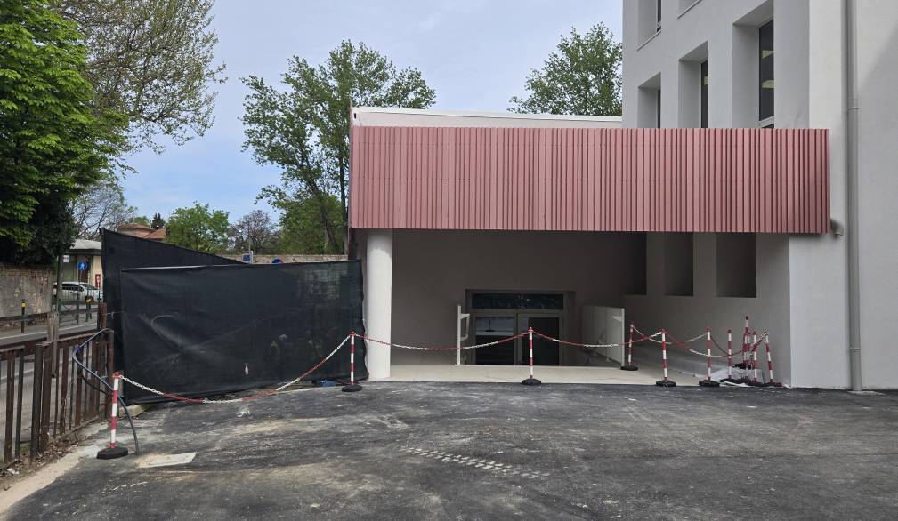 Cantiere ancora in corso alle scuole Stefanini