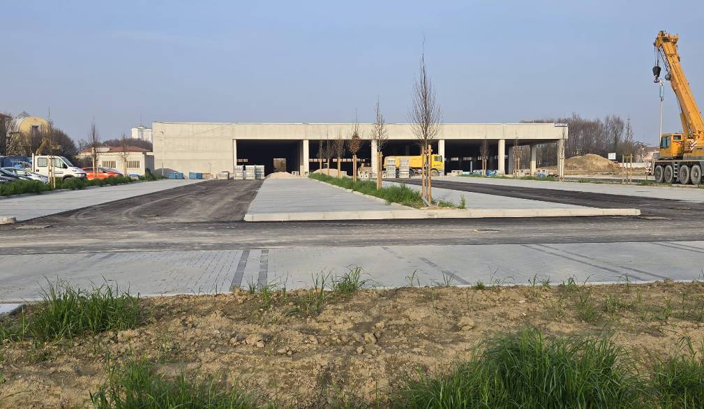 Costruzione del Conad in viale della Repubblica, ormai prossimo al completamento
