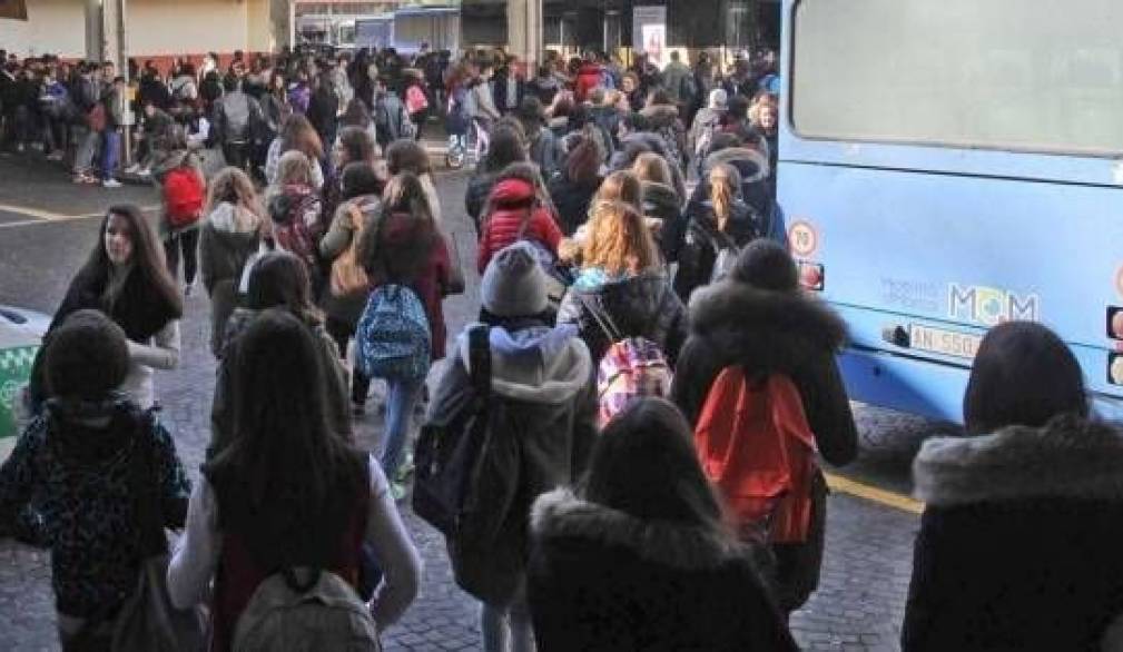 Mom, iniziate le corse per gli studenti. Non solo bus, confermato il servizio su rotaia per Lancenigo