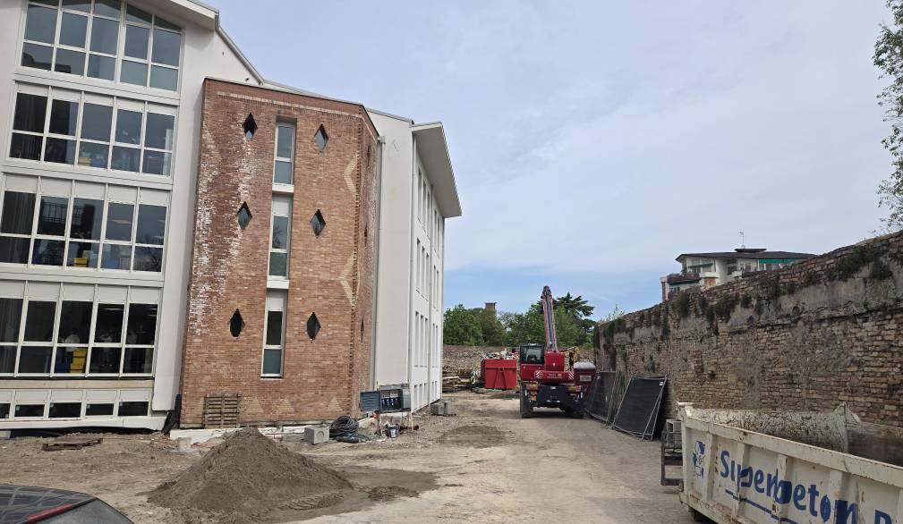 Cantiere ancora in corso alle scuole Stefanini