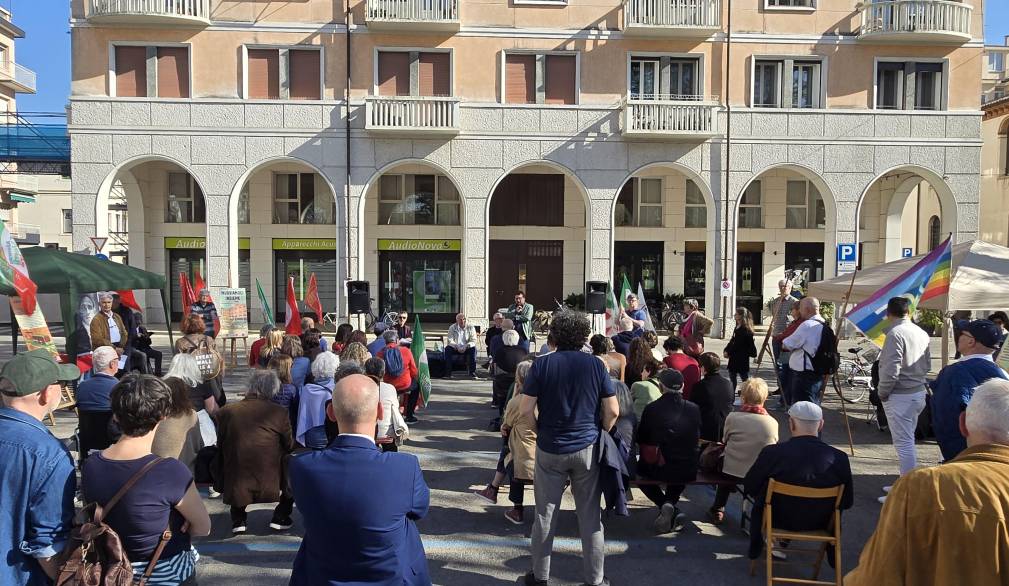 L’incontro in piazza Matteotti dello scorso 11 aprile