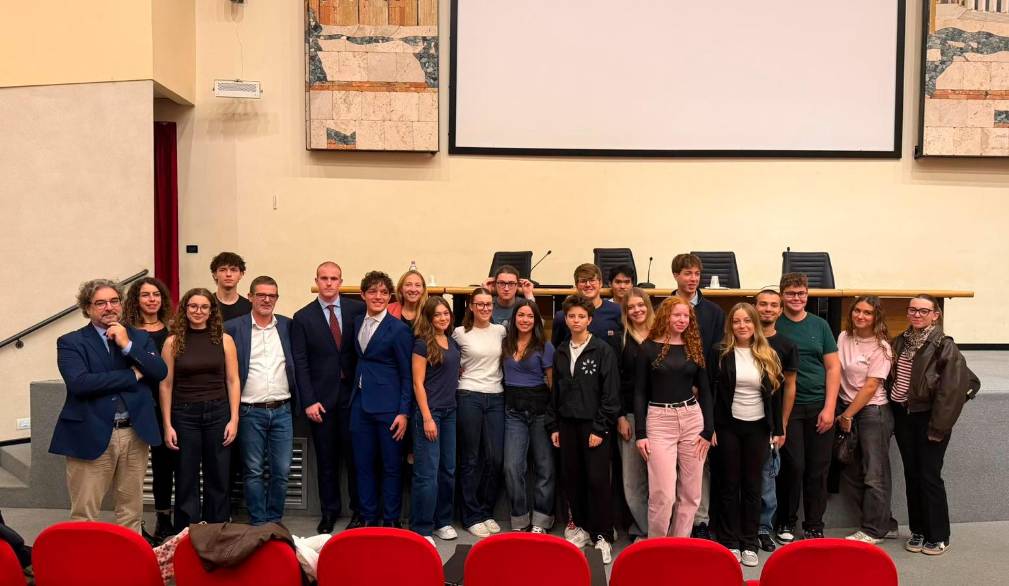 “Volare o stare radicati?”: a “Partecipare il presente” si parla di giovani e lavoro