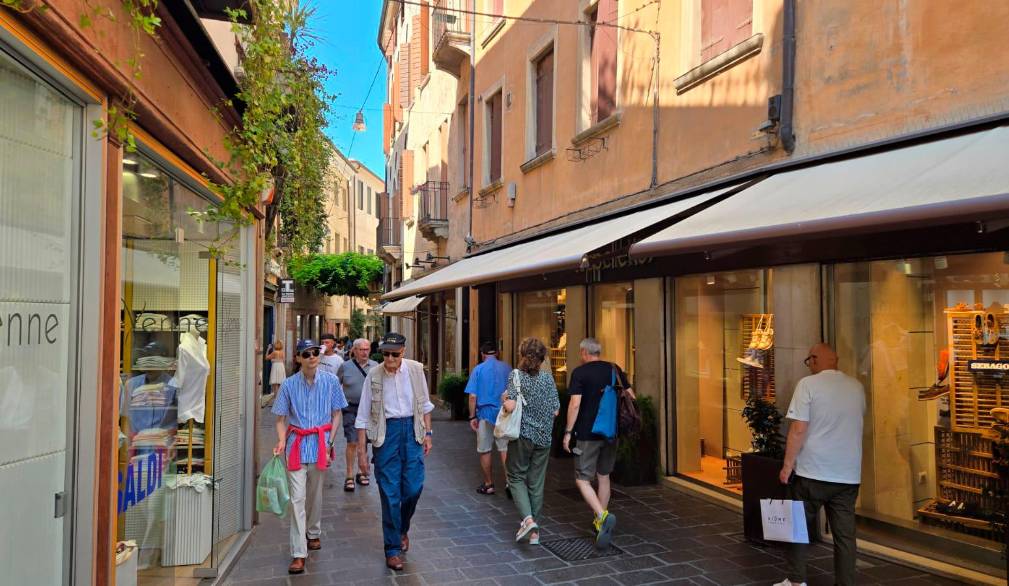 A Treviso si continua a chiudere