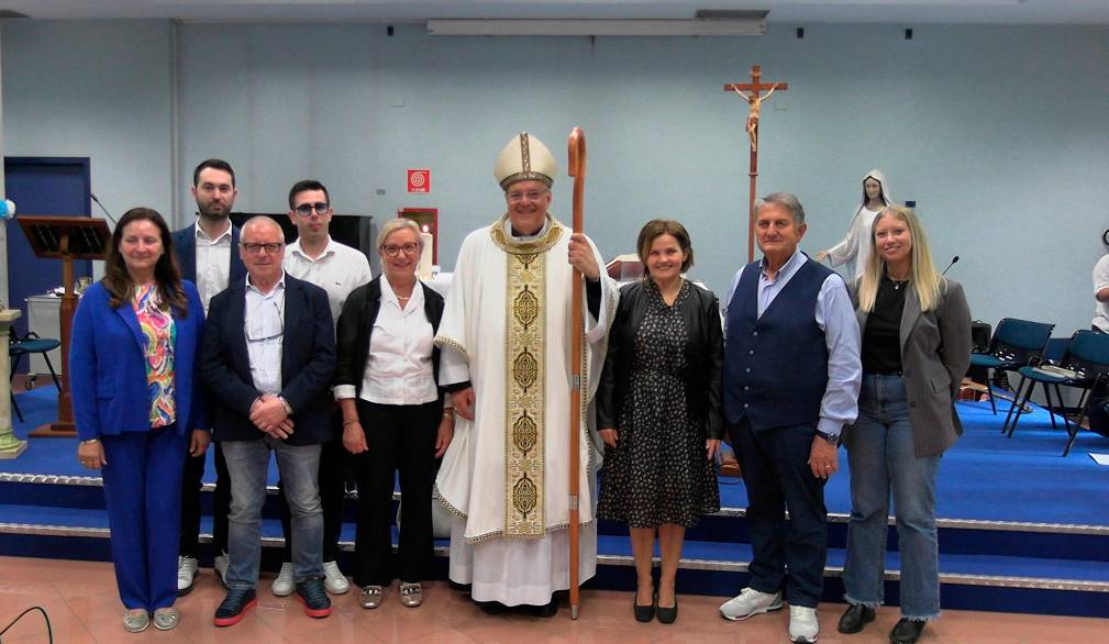 Trebaseleghe, il vescovo Tomasi in visita alla casa Don Orione: “Segno di carità e speranza”