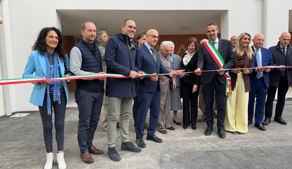 Il taglio del nastro