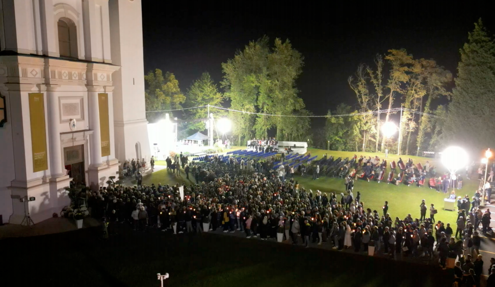 Fiaccolata a Riese con i fedeli dei vicariati - foto Fondazione Sarto