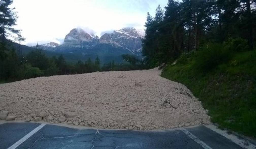 Frana Acquabona, assessore Bottacin replica a presidente albergatori di Cortina: "Competente è l'Anas"