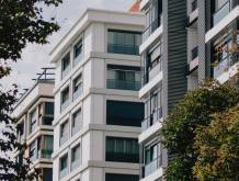 Condòmino moroso: ecco quando si possono sospendere i servizi comuni