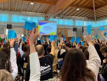 L’assemblea diocesana straordinaria dell’Azione cattolica che si è svolta il 7 marzo a Paderno di Ponzano (a destra l’intervento del presidente, Marco Guidolin)