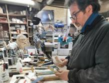 Lampedusa attende papa Leone, con Francesco Tuccio e le sue croci del mare
