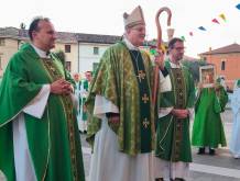 Arcade., l’ingresso di don Claudio Sartor, accompagnato dal Vescovo: “Vengo per servire”