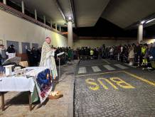 Natale, la messa del Vescovo alla stazione delle corriere: “È nelle nostre città che oggi si ripete il viaggio da Nazaret a Betlemme”