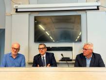 Al centro della foto, Alberto Barachini, sottosegretario alla presidenza del Consiglio dei ministri, con delega all’Editoria
