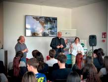 Spinea, l’incontro tra il Vescovo e gli studenti della scuola Dieffe, con un invito a custodire la meraviglia