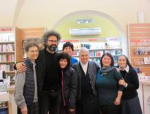 Uno dei molti eventi organizzati alla libreria (Simone Cristicchi alla presentazione del suo libro “Abbi cura di me”)