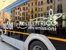 Mom, 21 nuovi bus elettrici