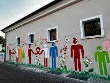 IL murale realizzato in una delle pareti esterne di Casa Roncato per i 70 anni dell’Avis di Montebelluna