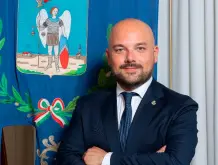 Polizia urbana a San Donà, le nuove regole spiegate dall’assessore Simone Cereser