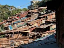 La speranza tra i rifiuti delle baraccopoli di Nairobi