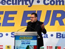 Il derby dei “sempre più a destra”: Salvini riunisce populisti e nazionalisti
