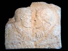 Rilievo incompiuto con l’abbraccio tra Pietro e Paolo, IV secolo, Museo Paleocristiano - Aquileia
