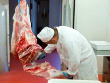 La storia del macellaio Alfredo Pollon: “attività raddoppiata dopo il Covid ma è difficile trovare personale”