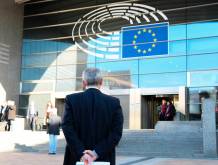 Europa, fai in fretta o sei morta: intervista al politologo Parsi