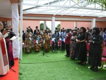 Papa in Angola: “costruire un mondo senza più guerre”