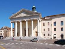 La messa del vescovo in Duomo per San Liberale