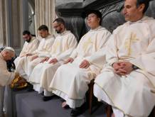 Messa in Coena Domini, papa Leone lava i piedi a dodici sacerdoti: “Gesù ci ama, e perciò ci perdona e ci purifica”