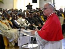 Papa in Camerun: “la pace non può essere ridotta a slogan”