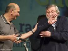 Don Brunetto Salvarani con Francesco Guccini