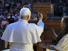 Papa in Spagna: “il nostro tempo chiama alla pace”