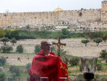 epa12858886 Cardinal Pierbattista Pizzaballa, the Latin Patriarch of Jerusalem, holds a prayer service to mark Palm Sunday, in Jerusalem, 29 March 2026, following the cancellation of the traditional Palm Sunday procession from the Mount of Olives, amid restrictions on gathering in large groups and the US-Israeli conflict with Iran. EPA/Ammar Awad / POOL