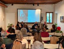 Un libro e un podcast con le storie dei negozi trevigiani