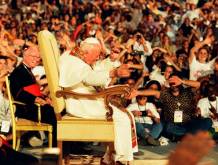 Papa Giovanni Paolo II con i giovani, a Tor Vergata, il 19 agosto 2000