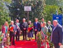 Loreggiola: il piazzale del cimitero dedicato a padre Cesare Bano