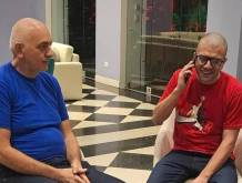 Alberto Trentini e Mario Burlò fotografati nella residenza dell'ambasciatore a Caracas Giovanni Umberto De Vito