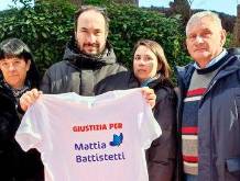 Tre condanne e tre assoluzioni per la morte di Mattia Battistetti. Lo sconcerto di Cgil e Cisl