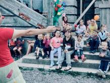 La meraviglia sfida le bombe