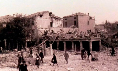 Immagine storica della città distrutta