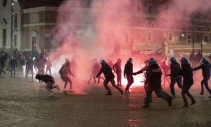 Proteste dopo il Dpcm, il sociologo Fiasco: &quot;Recuperare tensione morale collettiva&quot;