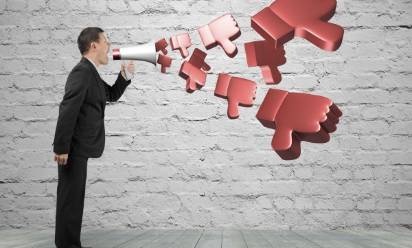 Editoriale: la moda di sproloquiare sui social