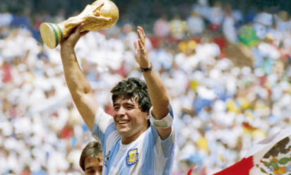 Morte di Maradona, le reazioni a Buenos Aires: &quot;Un figlio del popolo, uno di noi&quot;