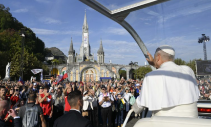 Il papa a Lourdes: le sue parole su malati e vittime di abusi